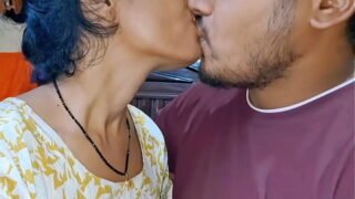 Indian Punjabi Horny Couple Kiss And Cowgirl Style Fuck Pussy