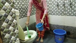 Indian Tamil House Maid Standing Pose Fucked Pussy In Bathroom With Boss