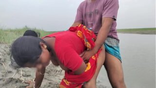 Indian Village Bhabhi Fuck Doggy Style In A River By Devar